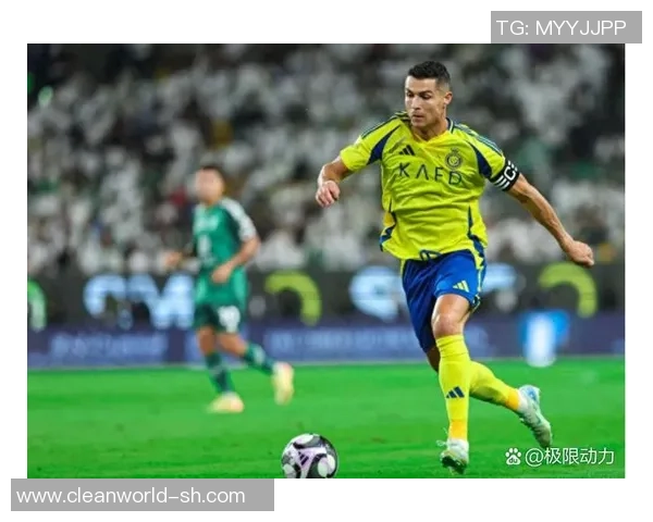 伤感足球巨星孤独身影背后未曾诉说的荣耀与泪水故事 伤感足球巨星孤独身影背后未曾诉说的荣耀与泪水故事