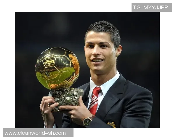 现役世界足球二号球星是谁?他在球场上的表现如何解析 现役世界足球二号球星是谁?他在球场上的表现如何解析